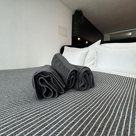 Appartement Au Rez-De-Chaussee En Vieille Ville De Porrentruy Esterno foto
